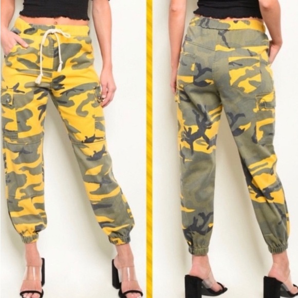 Women’s Camouflage Jogging Pants - NWT - Picture 3 of 4